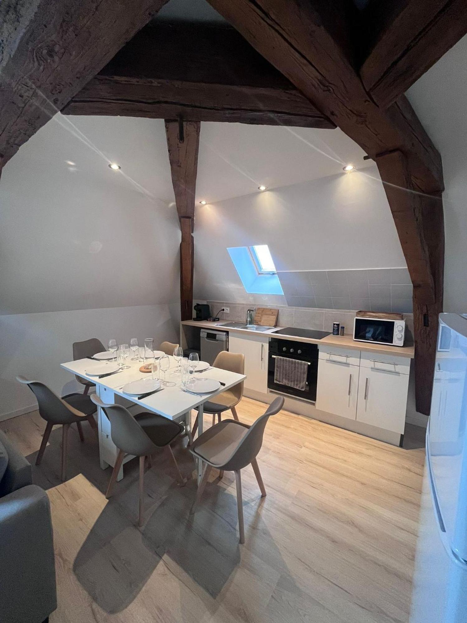 L'Evasion Urbaine - Parking Gratuit - Entree Autonome - Wifi Lägenhet Châtellerault Exteriör bild